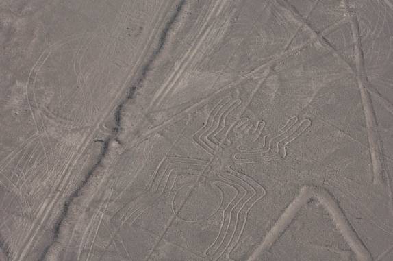 Uma gigantesca aranha desenhada no deserto de Nazca - Peru
